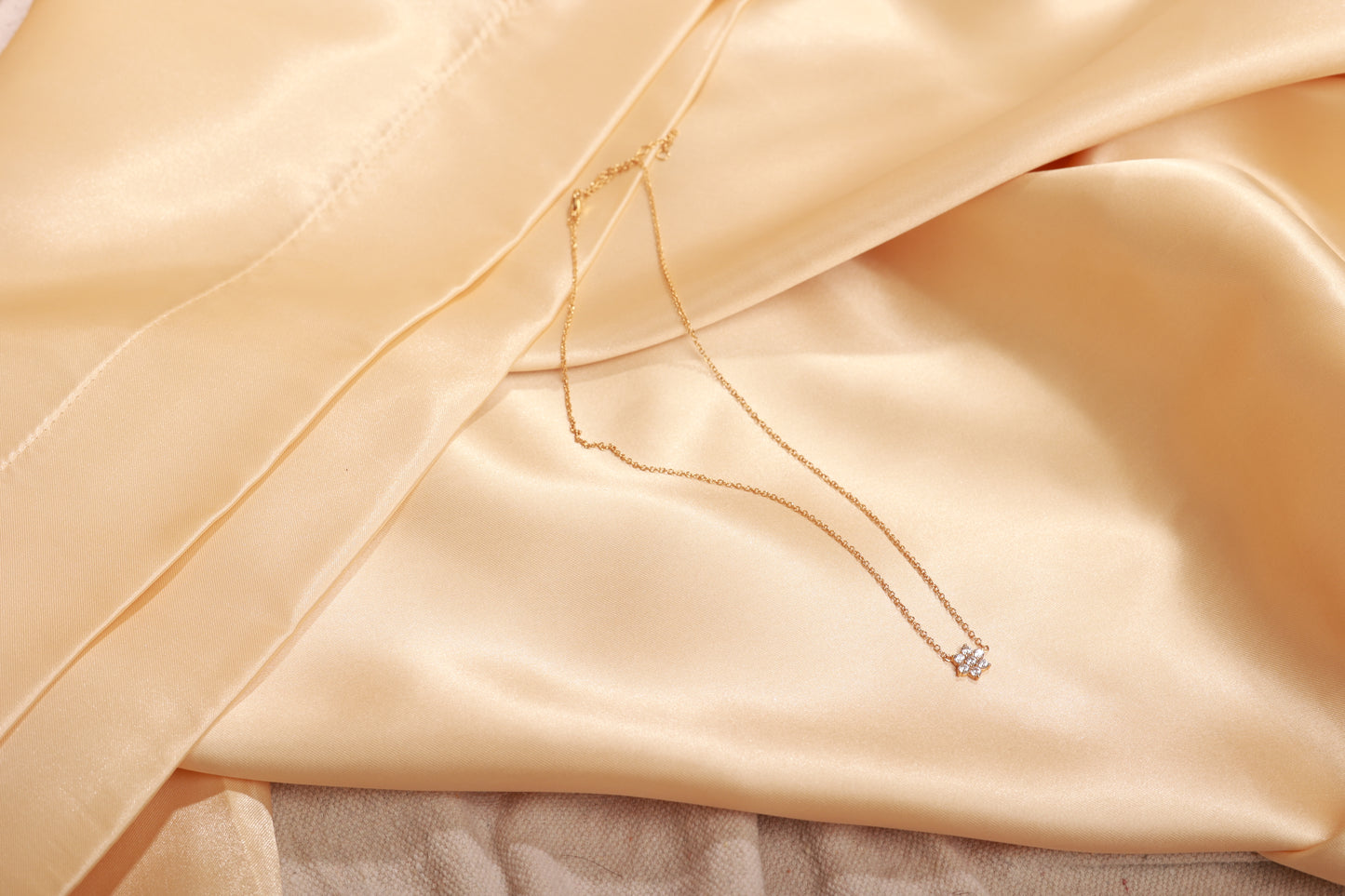 Essential Flower Layering Necklace