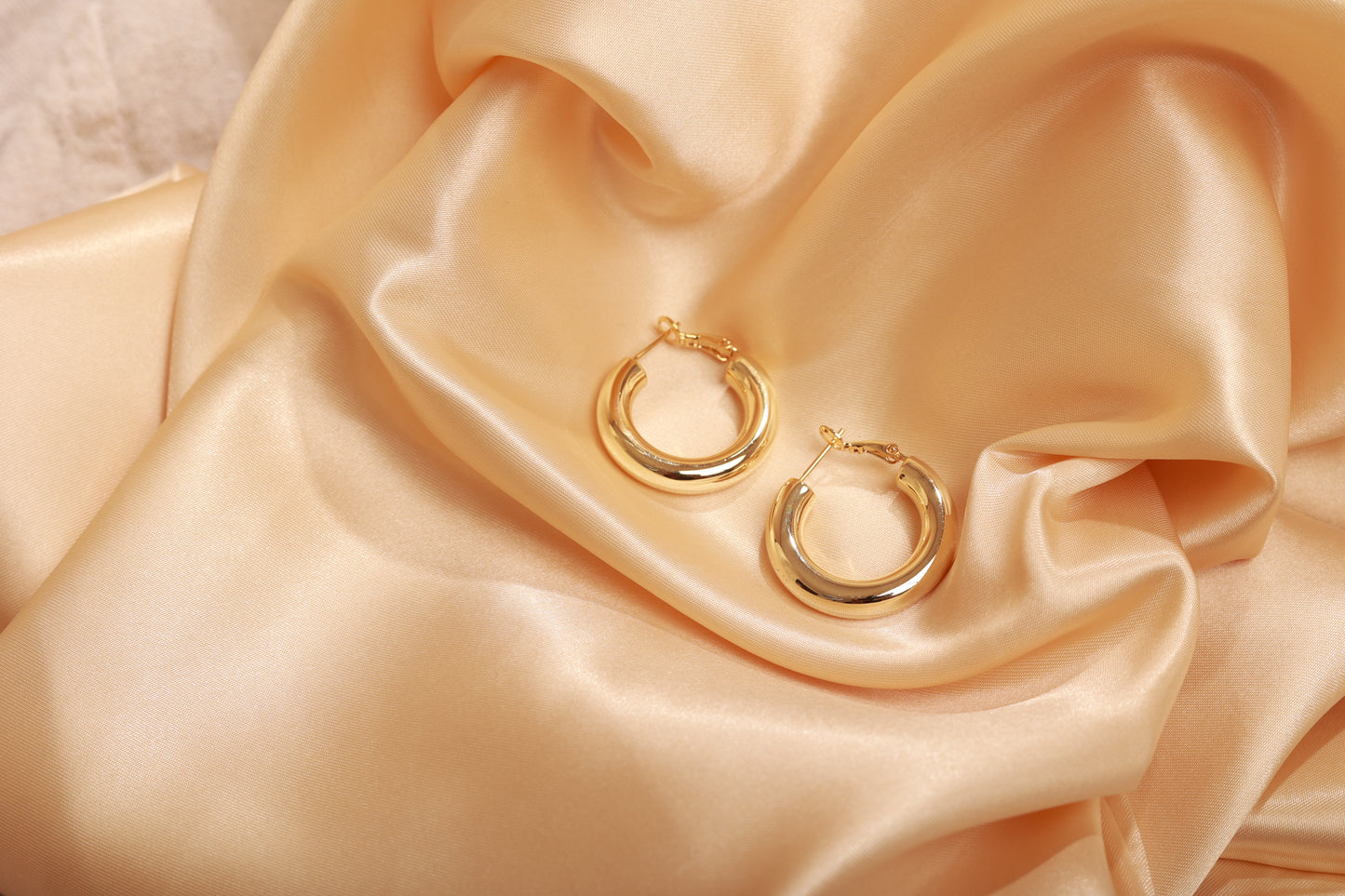 Essential Gold Hoop Earrings